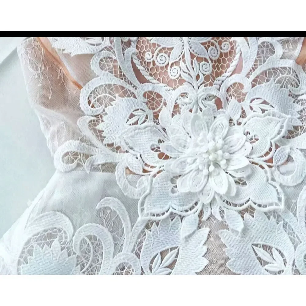 Aimili Lace Lined Dress - Picture 4 of 14